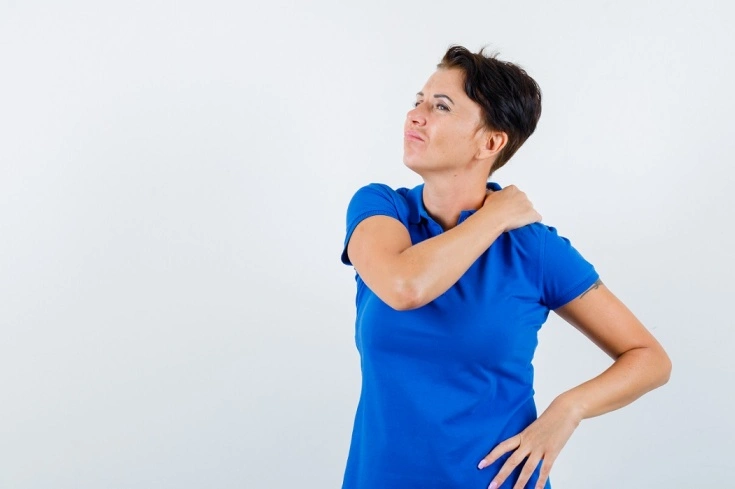 Pain-Between-Shoulder-Blades-—-Causes-Symptoms-and-Effective-Treatment-Image